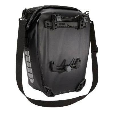 Double Sacoche Noire Sur Porte-bagages 25L Shield Pannier Thule 4 Double Sacoche Noire Sur Porte-bagages 25L Shield Pannier Thule – Image 2
