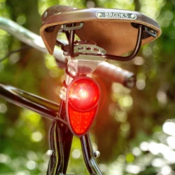 Eclairage Vélo Sans Pile Nova Reelight Sur Tige De Selle 12 Eclairage Vélo Sans Pile Nova Reelight Sur Tige De Selle -VTC électriques Soldes eclairage velo sans pile nova reelight sur tige de selle full 5