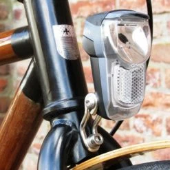 Busch-mueller Feu Sur Fourche Vélo Chargement USB IQ Eyro Busch And Muller -VTC électriques Soldes feu sur fourche velo chargement usb iq eyro busch and muller full 4