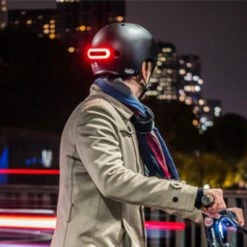 Cosmo Connected Feu Vélo Arrière Connecté Avec Clignotants Cosmo Ride 11 Cosmo Connected Feu Vélo Arrière Connecté Avec Clignotants Cosmo Ride -VTC électriques Soldes feu velo arriere connecte avec clignotants cosmo ride full 4