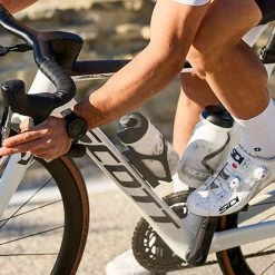 Traceur GPS Avec Détecteur De Mouvement + Porte-bidon Hoot 800 -VTC électriques Soldes porte bidon traceur gps hoot 800 3