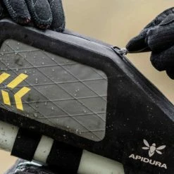 Sacoche De Cadre Bikepacking Et Gravel Backcountry Apidura 1L -VTC électriques Soldes sacoche de cadre bikepacking et gravel backcountry apidura 1l full 6