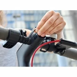 Support Vélo Aimanté Pour Smartphone - Shapeheart -VTC électriques Soldes support velo aimante pour smartphone shapeheart full 3